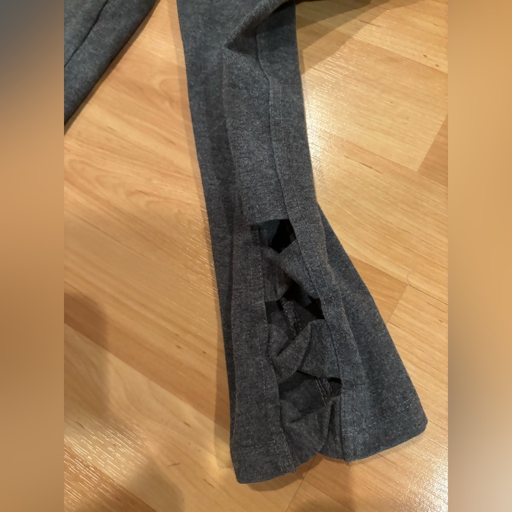 Ruby Ribbon crop leggings‎ - Picture 2 of 4
